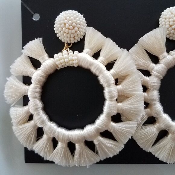 NEW BaubleBar Adrita Hoop Earrings in Ivory - Picture 3 of 7
